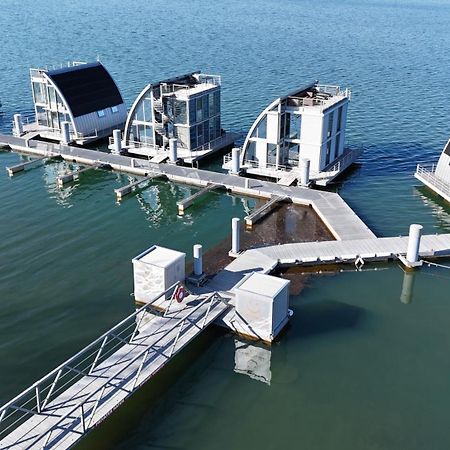 Schwimmendes Ferienhaus Sky Elsterheide Buitenkant foto
