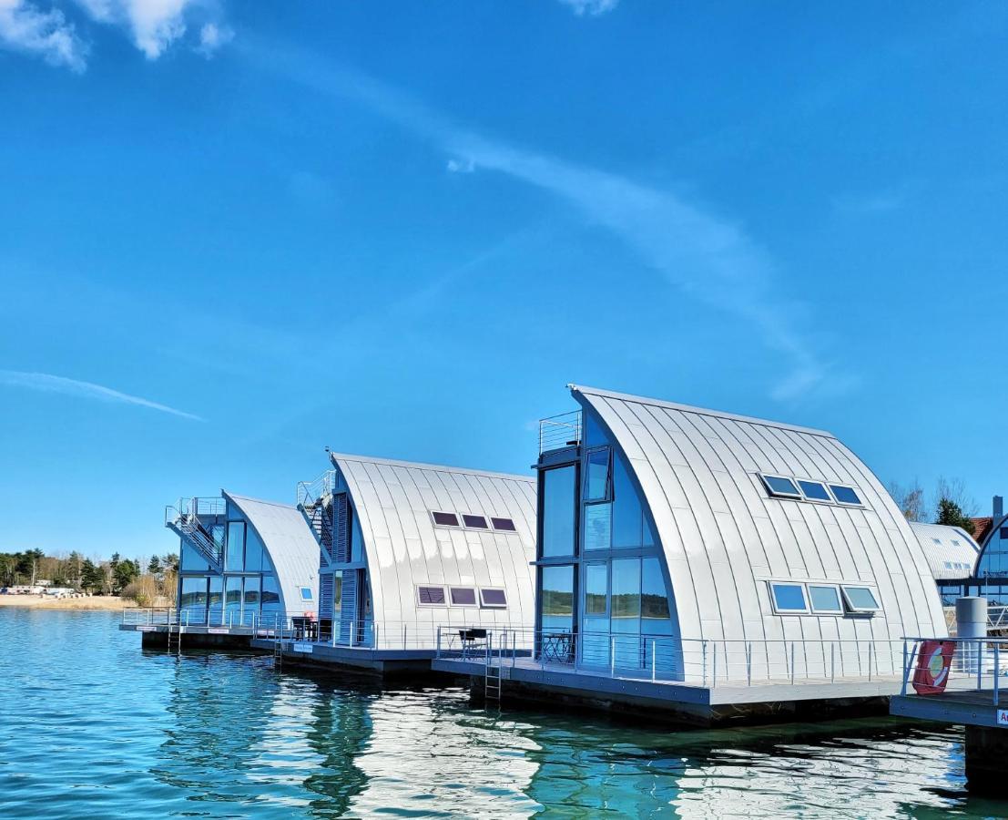 Schwimmendes Ferienhaus Sky Elsterheide Buitenkant foto